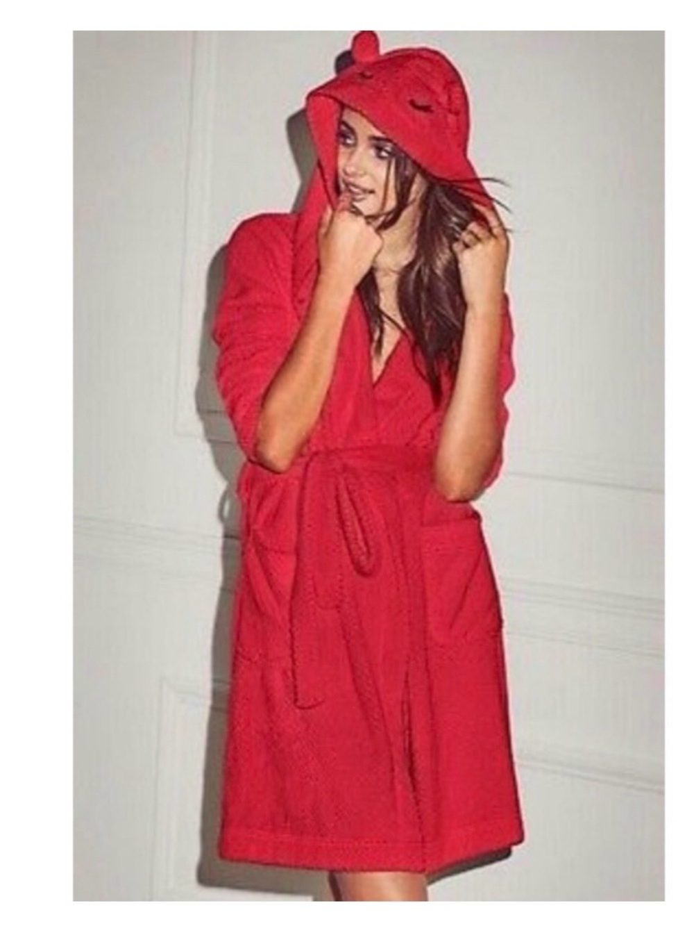 Women’s Red Hooded Plush Bathrobe - Cozy Hooded Robe